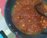 Foto langkah ke 4 dari resep Sosis Gurita Saus Spaghetti.