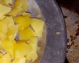 A picture of step 5 of Khaatty Aloo Ki Chat.