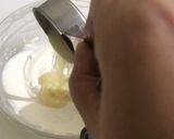 A picture of step 3 of Chocolate chip ice cream.