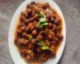 A picture of step 5 of Kala chana masala.