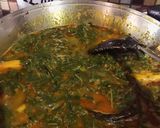 Foto langkah ke 3 dari resep Sayur Singkong feat Ikan Asin Tulang Jambal Roti.