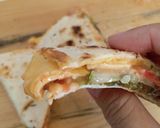 Foto langkah ke 5 dari resep 145. Tortilla Egg Sandwich.
