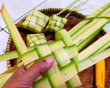 Foto langkah ke 4 dari resep Lontong Tuyuhan khas Rembang.