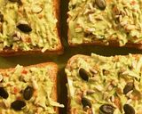 A picture of step 3 of Avacado cream veggies sandwich.
