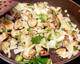 Foto del paso 7 de la receta: Jaiba Azul Chili Crab Thai Style en salsa cremosa de huevo
