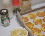 Foto langkah ke 2 dari resep Garlic Butter Smashed Baby Potatoes Yogurt Sauce.