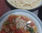 รูปขั้นตอนการทำที่ 6 ของ สปาเก็ตตี้หมูสับมะเขือเทศผัดน้ำ