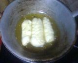 Foto langkah ke 7 dari resep Roti goreng kepang isi pisang keju.