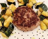 Foto del paso 3 de la receta: Calabacín salteado con queso y hamburguesa