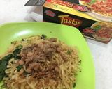 Foto langkah ke 6 dari resep Tutorial membuat Bakmi Ayam “Mie Sedap”.