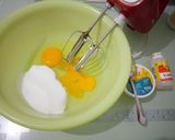 Foto langkah ke 2 dari resep Bolu Kukus Karakter Pinky.