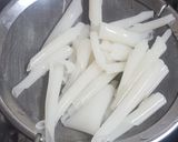 รูปขั้นตอนการทำที่ 3 ของ ก๋วยจั๊บแห้งแกงไตปลาเจ.