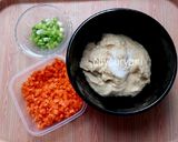 Foto langkah ke 2 dari resep Chicken Wonton Sup plus Sayuran ala Rumah Kami.