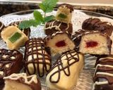 Foto del paso 16 de la receta Bombones de mazapán, rellenos de fruta escarchada