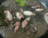 Foto langkah ke 4 dari resep Cumi Kuah Hitam Pedas Khas Tuban.