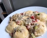 Foto del paso 5 de la receta: Sorrentinos de Ricota y calabacín con salsa de verdeo y champiñones 😍🙌🏻👇🏻💕
