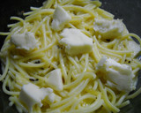 Foto del paso 4 de la receta: Tortilla de fideos rellena (al horno)