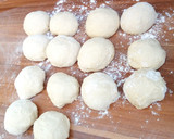 A picture of step 5 of Garlic Soft Layered Chapati.