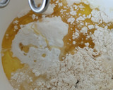 Foto del paso 4 de la receta: Coca de pisto, anchoas y huevo