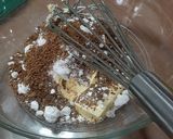 Foto langkah ke 2 dari resep Bite size crunchy cookies.