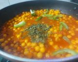 A picture of step 4 of Matar Ke Chole.