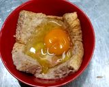 รูปขั้นตอนการทำที่ 4 ของ ไข่ถ้วยขนมปังอบชีส
