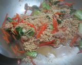 什錦炒泡麵的食譜步驟6照片