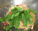 รูปขั้นตอนการทำที่ 3 ของ กะเพราทูน่า🐟🌶