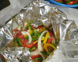 Foto del paso 3 de la receta: Salmón en papillote con verduras al horno