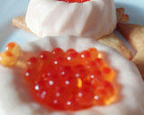 Foto del paso 13 de la receta: Aperitivo de panna cotta de trucha ahumada sobre galletas parmesanas