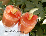 A picture of step 2 of Melon guava smoothie.
