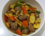 Foto langkah ke 5 dari resep Capcay bakso simple.