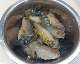 Foto langkah ke 1 dari resep Udang tepung lada hitam.