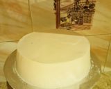 A picture of step 2 of 3 colour Coffee cake.