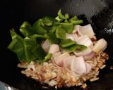A picture of step 3 of Chowmein and hostel style chilli chicken.