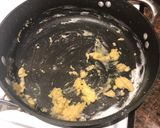 A picture of step 3 of White sauce cheesy chicken casserole.