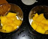 A picture of step 4 of Mango Mastani.