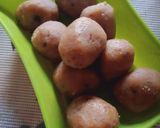 A picture of step 3 of Mava ladoo.