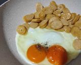 Foto langkah ke 2 dari resep Orak Arik Sosis Telur.