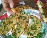 ચીઝ ચીલી ગાર્લીક નાન (Cheese Chili Garlic Naan Recipe In Gujarati) રેસીપી સ્ટેપ9ફોટો