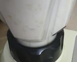 A picture of step 2 of Banana lassi.