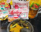 Foto langkah ke 1 dari resep Ayam Goreng Kremes.