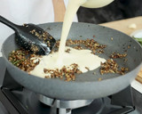 Foto langkah ke 8 dari resep Grilled Chicken with Mushroom Sauce Devina Hermawan.