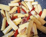 Foto langkah ke 3 dari resep Tumis Brokoli Jagung Semi.
