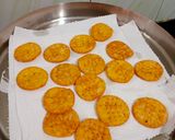 A picture of step 5 of Sev Puri.