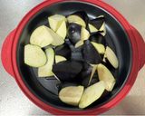 A picture of step 2 of Japanese Fried Eggplant in soy sauce.