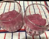 Foto langkah ke 3 dari resep Yakult Jelly Stroberi❤️❤️❤️.