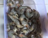 Foto langkah ke 1 dari resep Udang tumis sambal saus tiram.