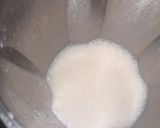 A picture of step 4 of Banana milk shake.