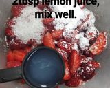 A picture of step 1 of Strawberry crumble.